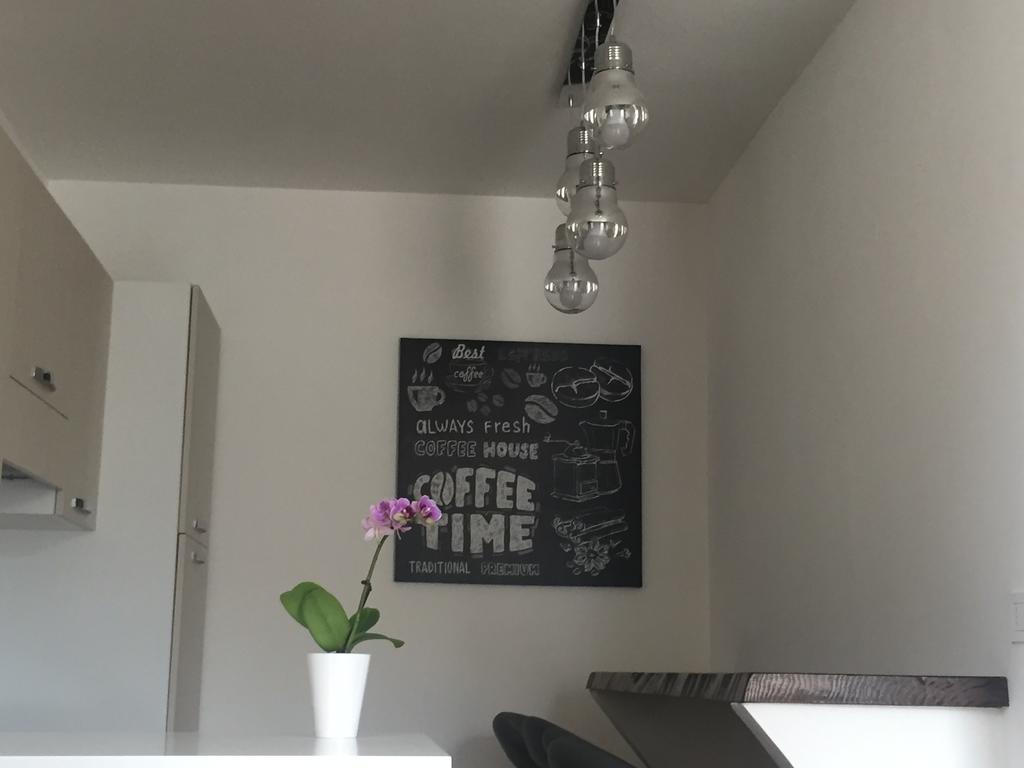 Toledo Boutique Studio Apartments نابولي المظهر الخارجي الصورة