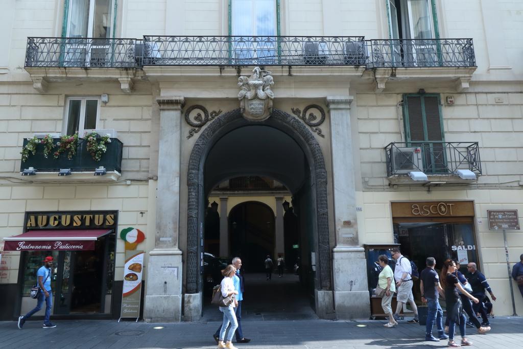 Toledo Boutique Studio Apartments نابولي المظهر الخارجي الصورة