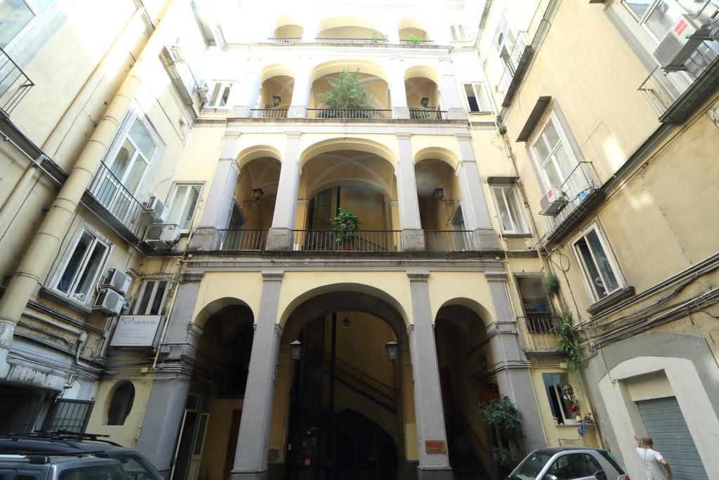 Toledo Boutique Studio Apartments نابولي المظهر الخارجي الصورة