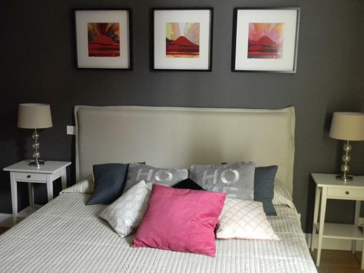 Toledo Boutique Studio Apartments نابولي الغرفة الصورة